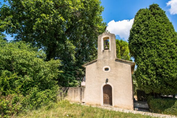 Petite chapelle à l'entrée de Saint-Marcellin-lès-Vaison.