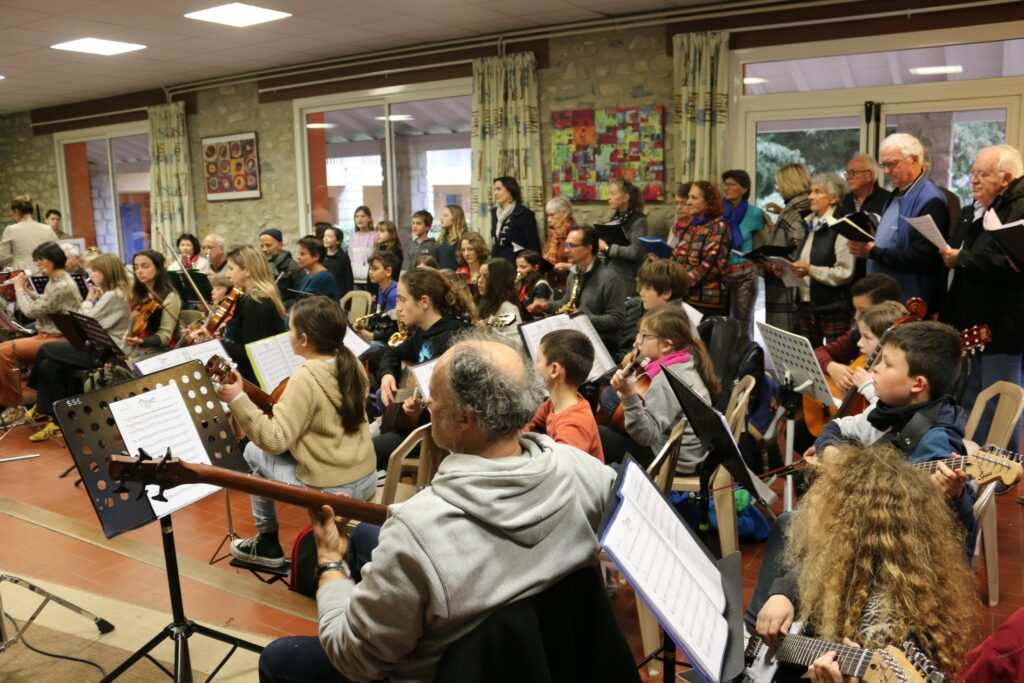 L'Esemble à cordes lors d'une répétition à l'école de musique Vaison Ventoux